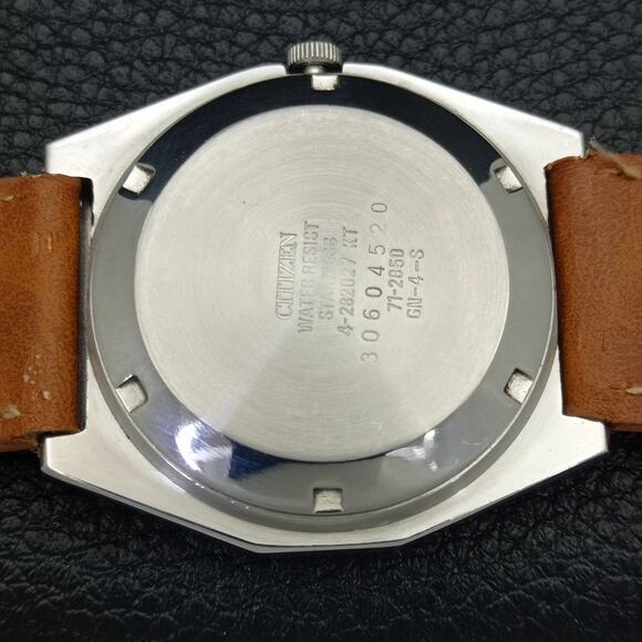 Vintage 1980 Citizen Automatic Mens Silver Watch W/daydate & Gold accents - Picture 8 of 8